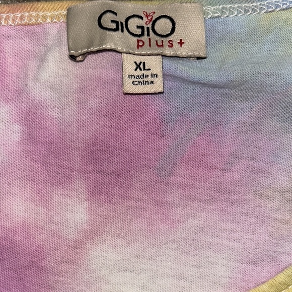 Women’s Gigio Plus Tiedye Top with animal print sleeves - Picture 7 of 9